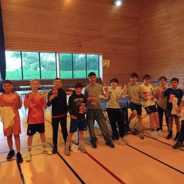 Association Sportive : Tournoi de tennis de table de No�l !